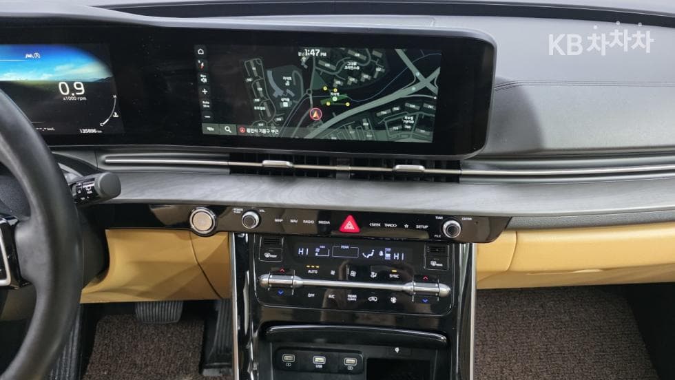 Kia Carnival 4th generationD2.2 9-seater Signature - 7