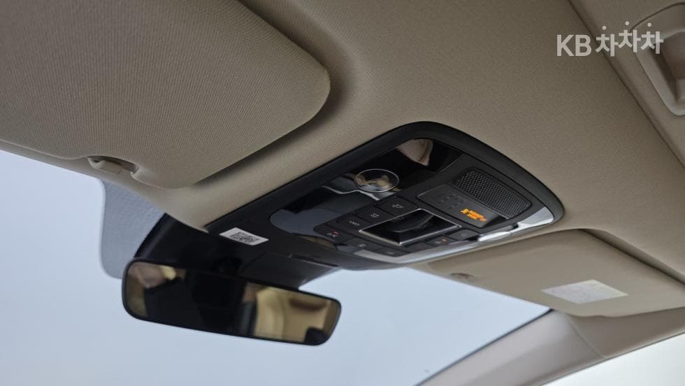 Kia Carnival 4th generationD2.2 9-seater Signature - 17