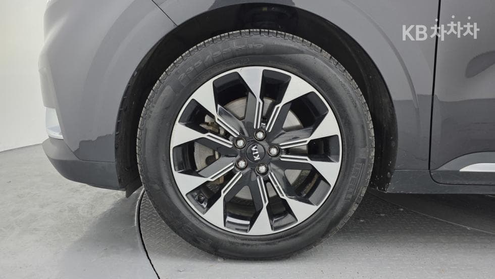 Kia Carnival 4th generationD2.2 9-seater Signature - 20