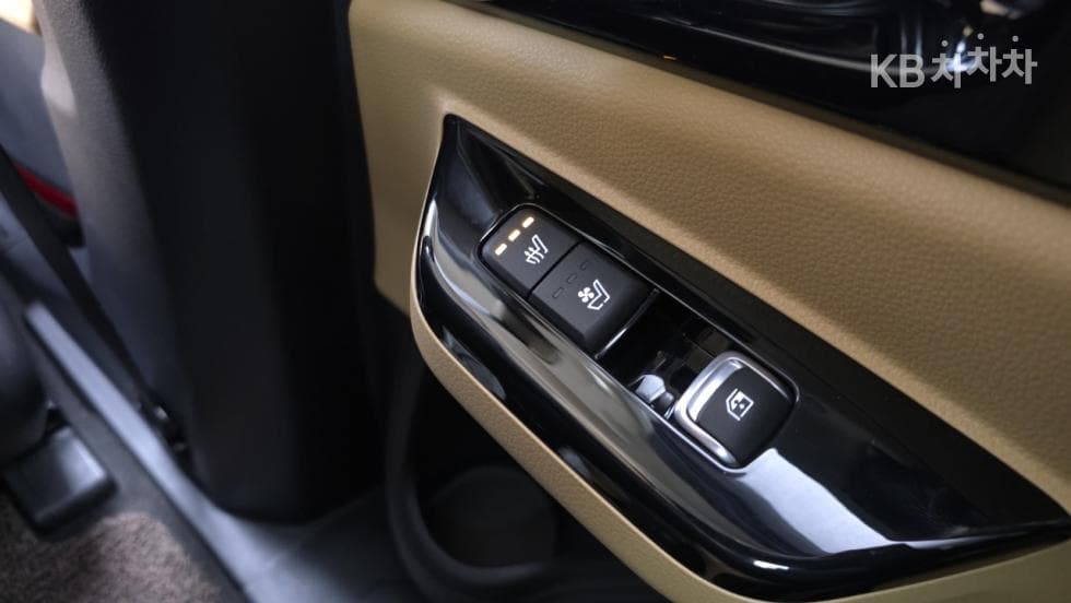 Kia Carnival 4th generationD2.2 9-seater Signature - 24