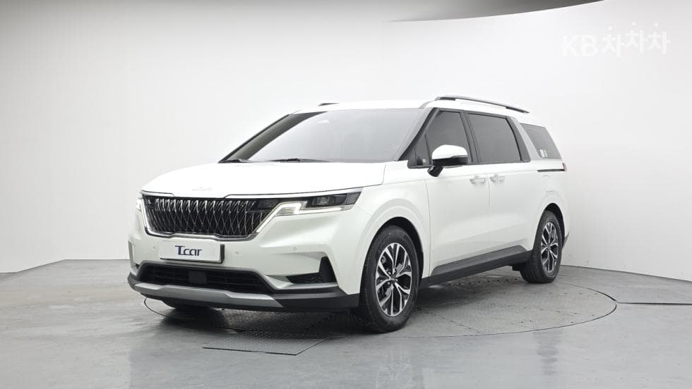 Kia Carnival 4th generation D2.2 9-seater Prestige - Image 1