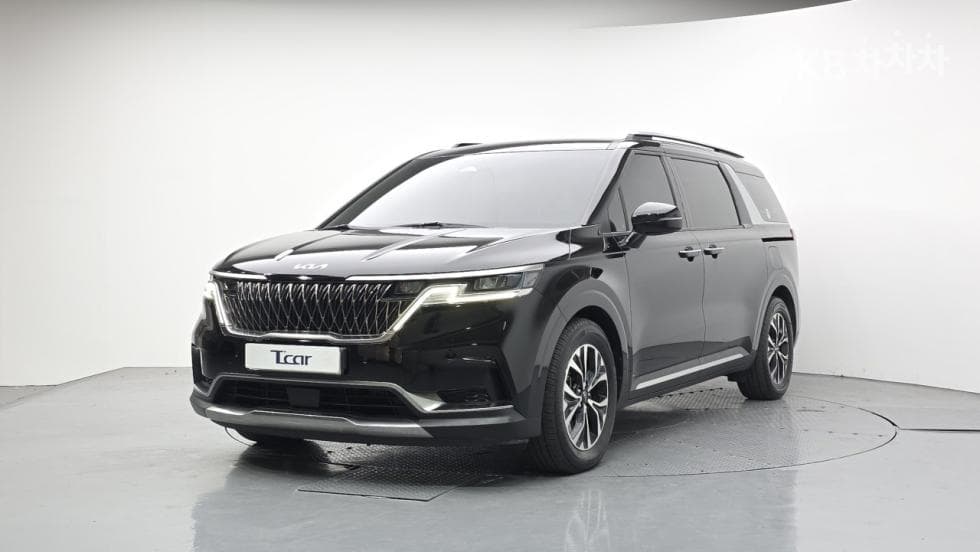 Kia Carnival 4th generation D2.2 9-seater Noblesse - Image 1