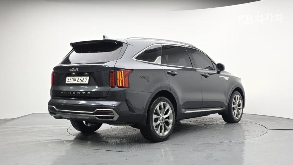 Киа Sorento 4-то поколение2.2 Дизел 2WD Престиж - 2