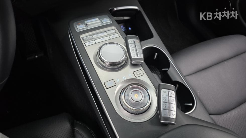 Genesis GV70Gasoline 2.5T AWD - 22