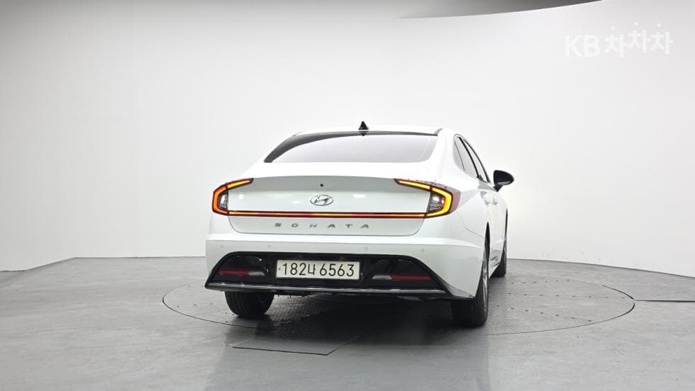 Hyundai Sonata (DN8)2.0 Modern - 4