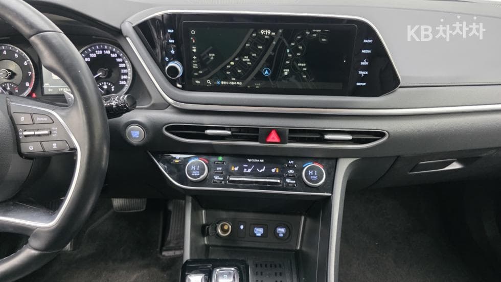 Hyundai Sonata (DN8)2.0 Modern - 10