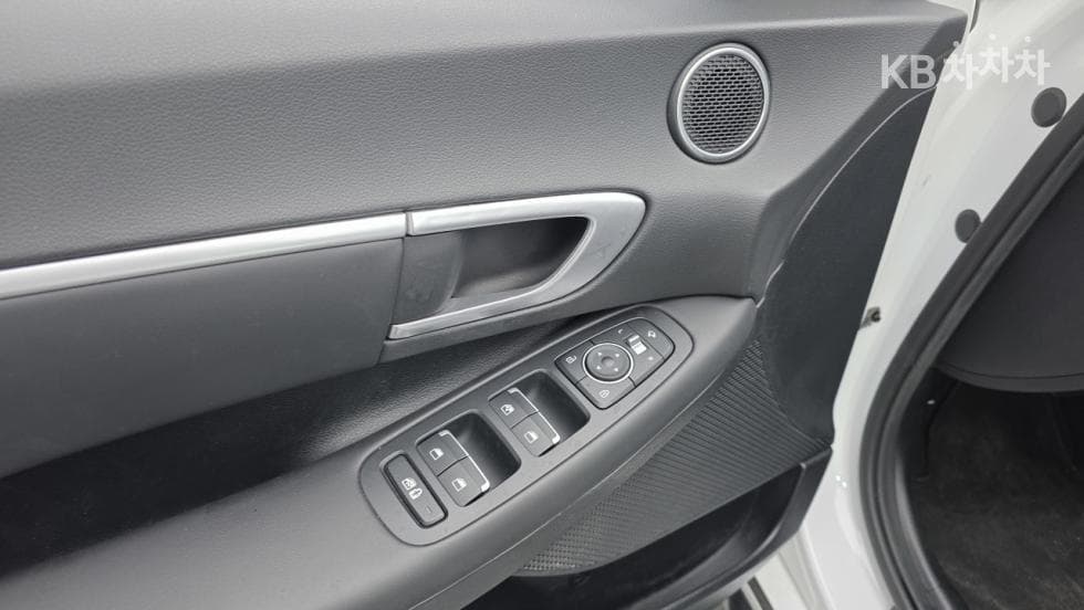 Hyundai Sonata (DN8)2.0 Modern - 14