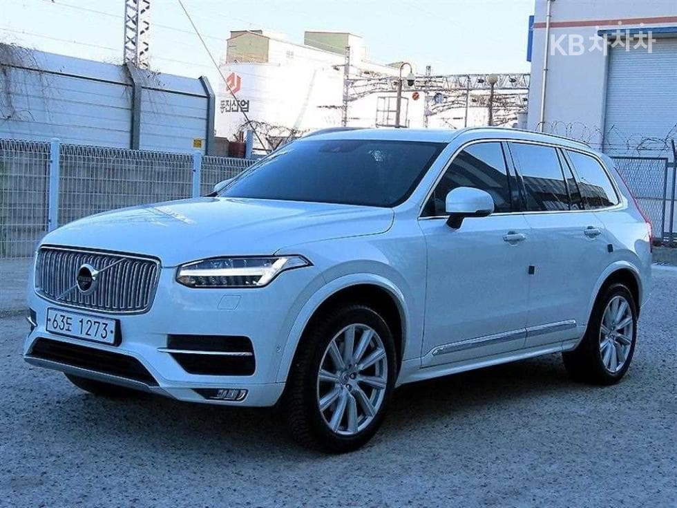 Volvo All New XC90 D5 Inscription - Image 1