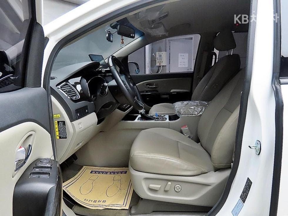 Киа The New (фейслифт) Канивал9-местен 2.2 Дизел Престиж - 5