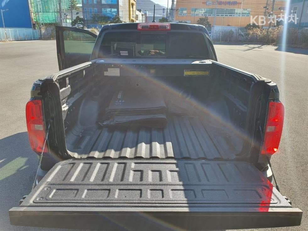 Джи Ем Корея Real New Colorado3.6L V6 4x4 Extreme-X - 6