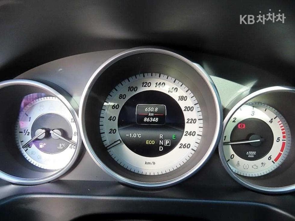 Mercedes-Benz Нов E-КласE220 블루텍 Авангард 스포츠 W212 - 9