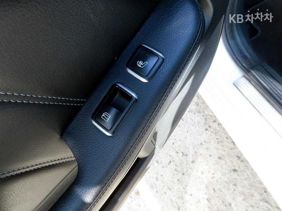 Mercedes-Benz Нов E-КласE220 블루텍 Авангард 스포츠 W212 - 16