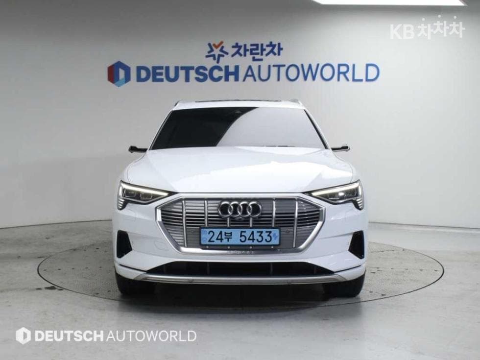 Ауди e-tron55 quattro Стандартен - 3