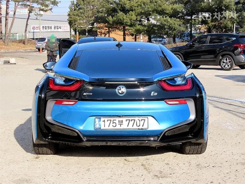 BMW i81.5 Купе Хибрид - 4
