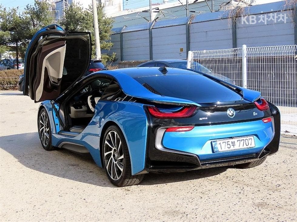 BMW i81.5 Купе Хибрид - 7