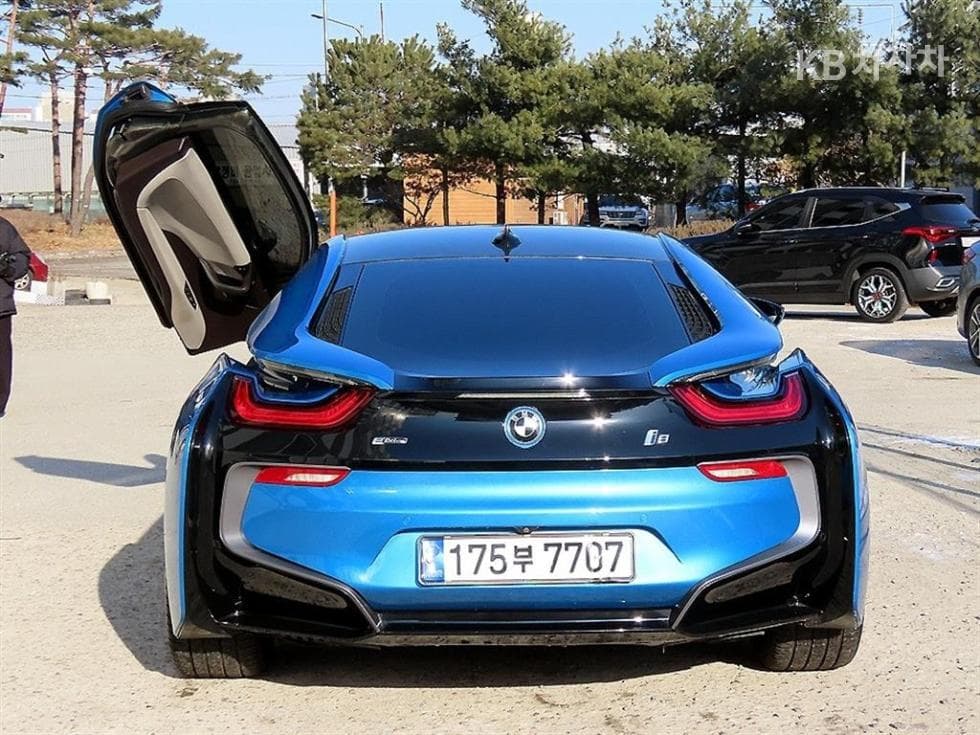 BMW i81.5 Купе Хибрид - 8