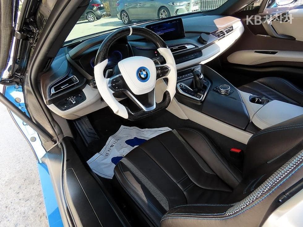 BMW i81.5 Купе Хибрид - 11