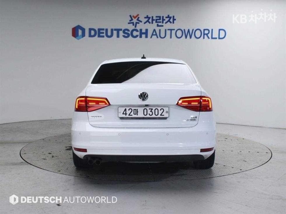 Volkswagen Нов Jetta2.0 Турбо Дизел Инжекция BlueMotion 6세대 Premium - 4
