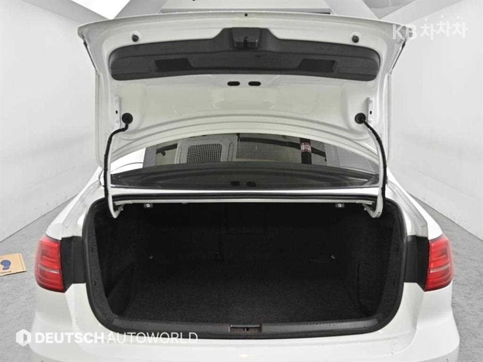 Volkswagen Нов Jetta2.0 Турбо Дизел Инжекция BlueMotion 6세대 Premium - 20