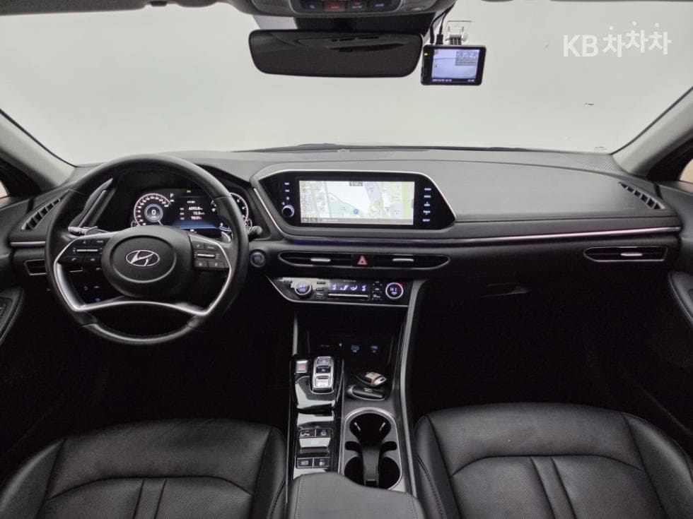 Hyundai Sonata (DN8)2.0 Premium Plus - 12