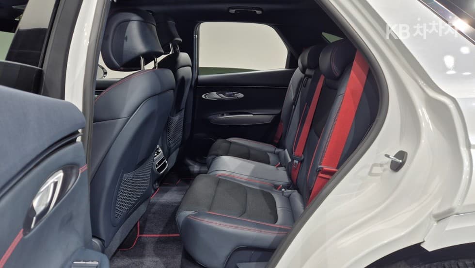 Дженезис GV70Бензин 2.5T 스포츠패키지 2WD - 8