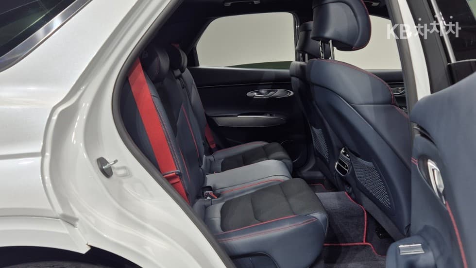 Дженезис GV70Бензин 2.5T 스포츠패키지 2WD - 9