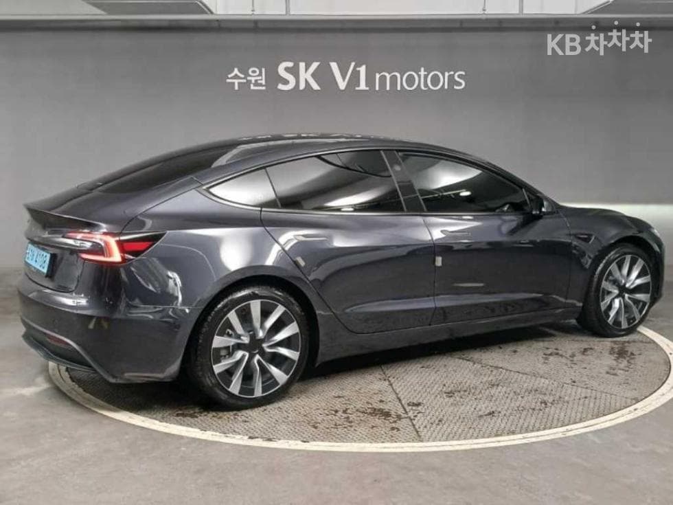 테슬라 Model 3 HighlandRWD - 4