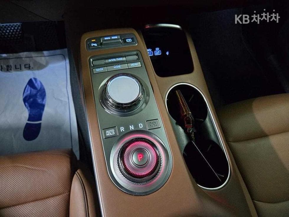 Дженезис GV70Бензин 2.5T 2WD - 11