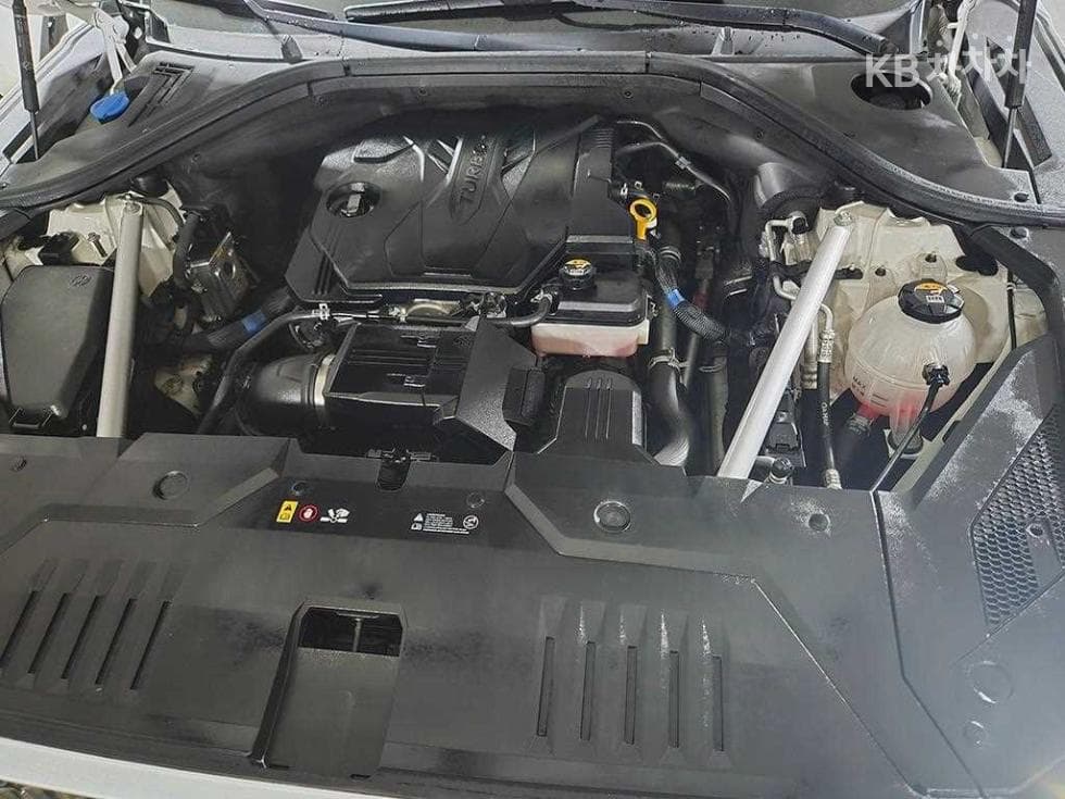 Дженезис GV70Бензин 2.5T 2WD - 19