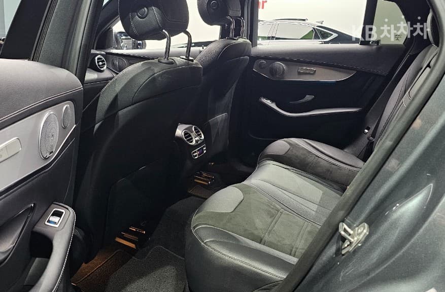 Mercedes-Benz GLC(X253)63 S AMG 4Matic+ Coupe - 9