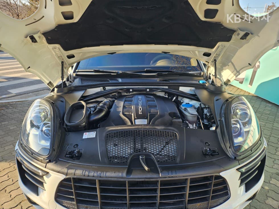 Porsche 마칸3.0 S Diesel - 9