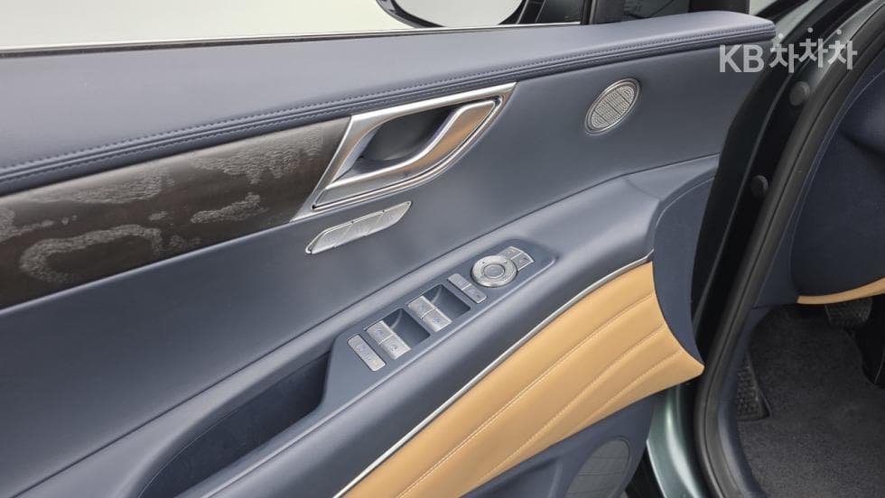 Genesis GV803.5 Turbo Gasoline AWD - 16