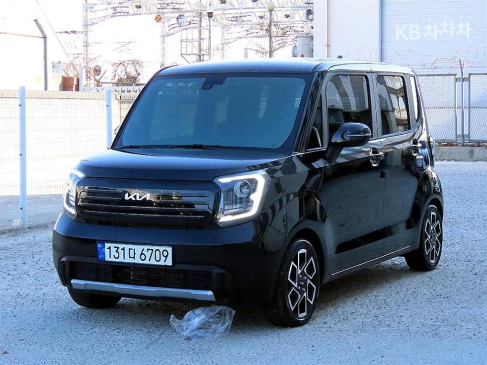 Kia The New (facelift) Kia Ray (van) 1.0 Gasoline Signature - Image 1