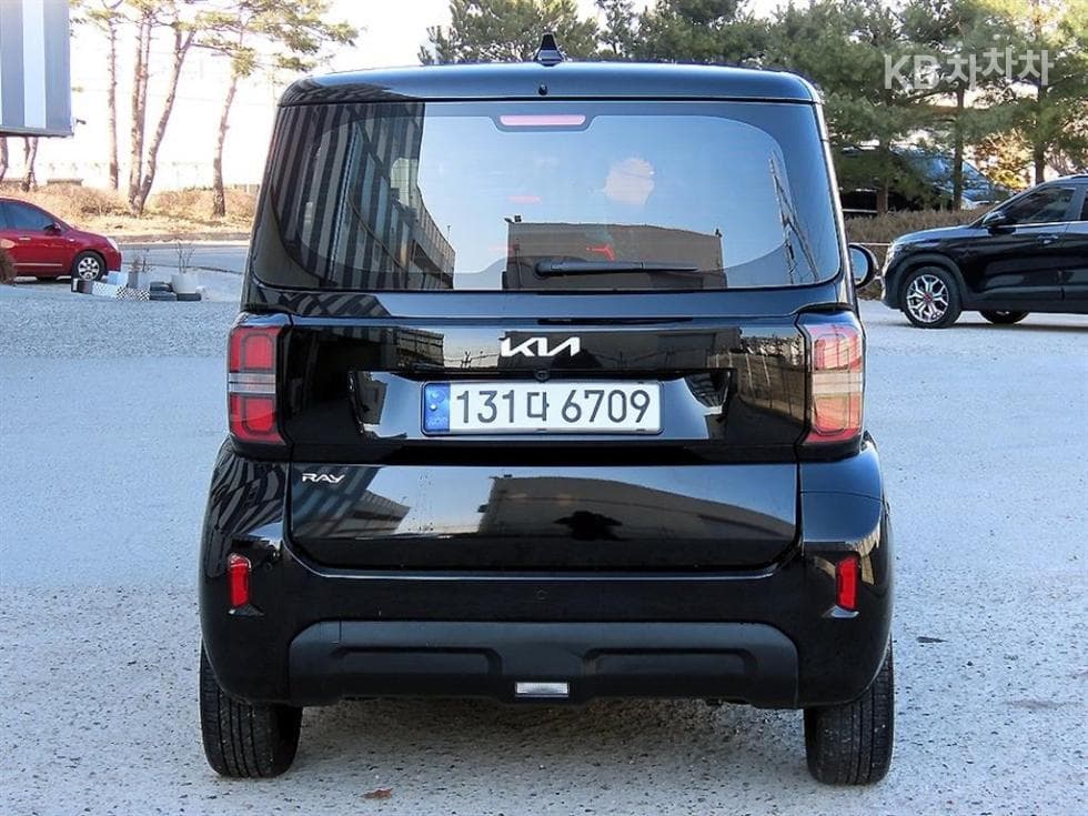 Kia The New (facelift) Kia Ray (van)1.0 Gasoline Signature - 4