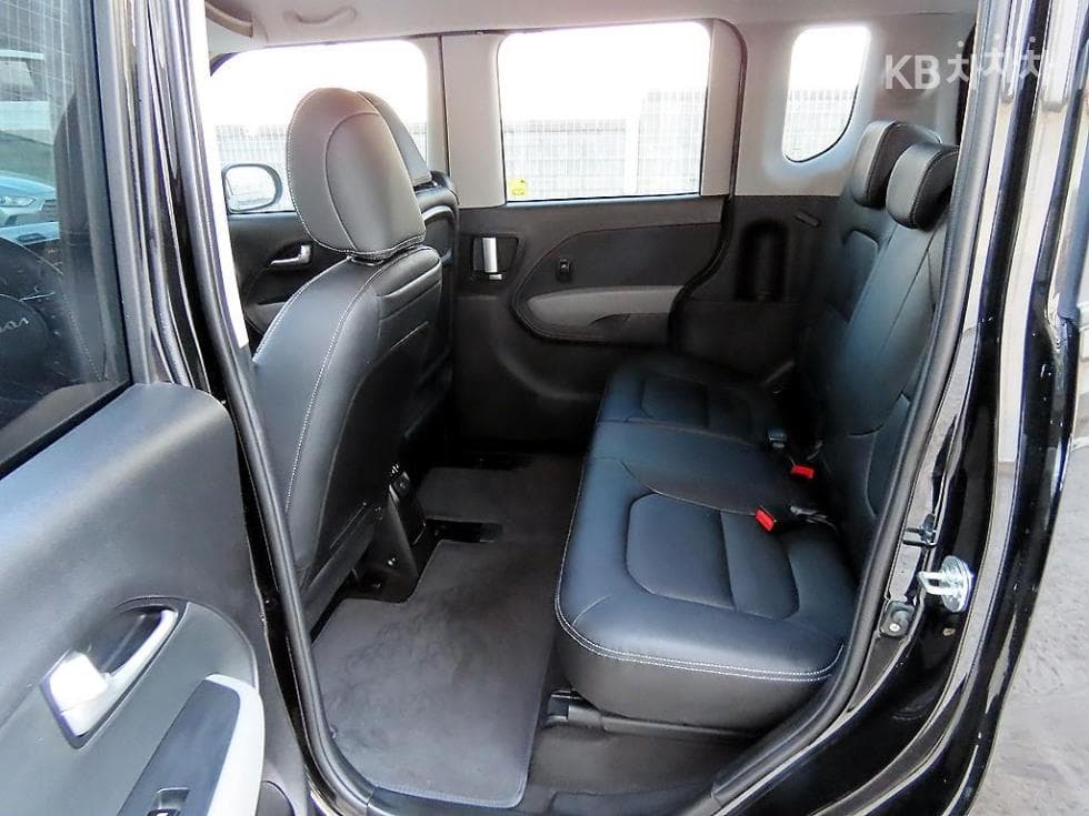 Kia The New (facelift) Kia Ray (van)1.0 Gasoline Signature - 6