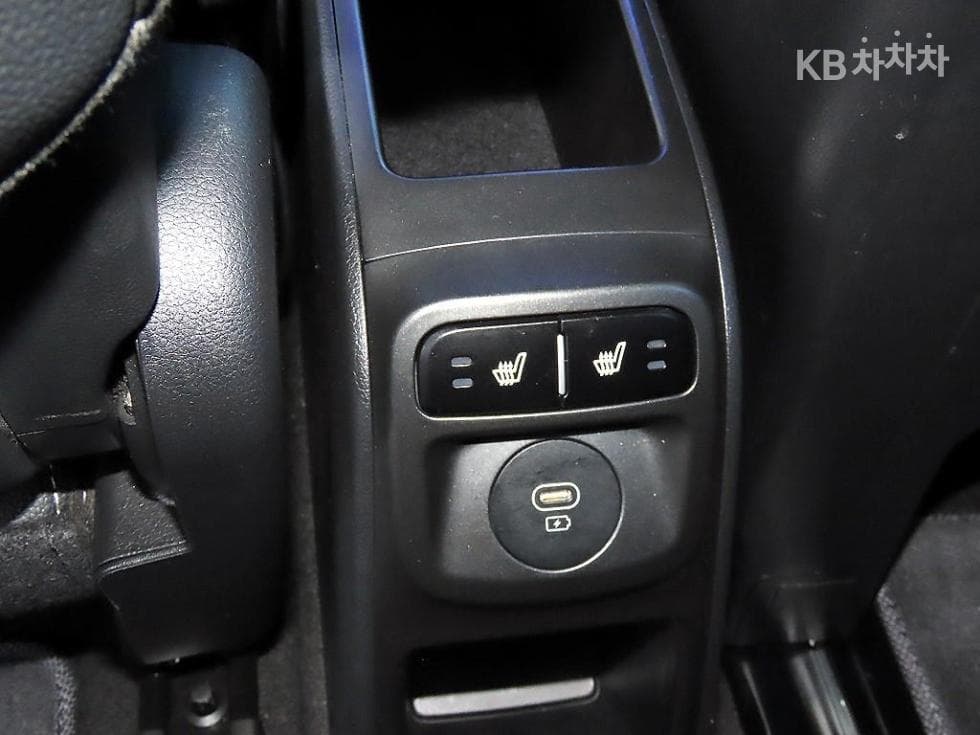 Kia The New (facelift) Kia Ray (van)1.0 Gasoline Signature - 17