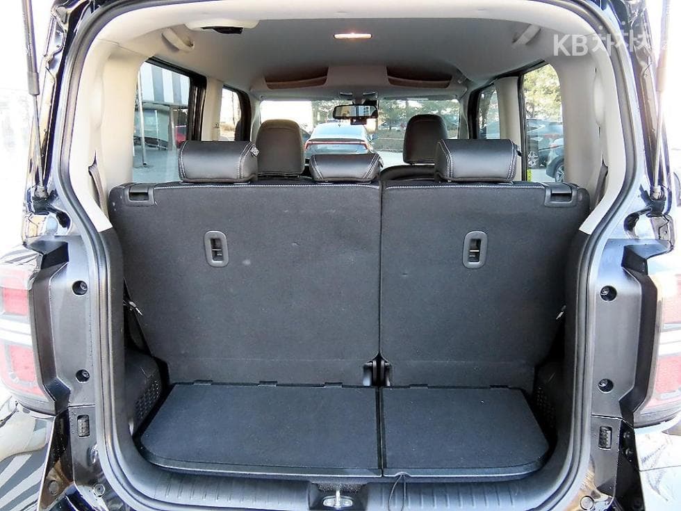 Kia The New (facelift) Kia Ray (van)1.0 Gasoline Signature - 18