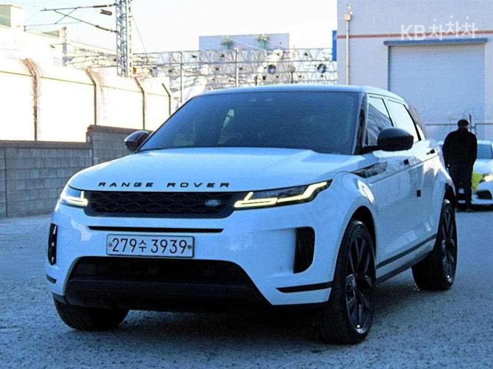 Land Rover New Range Rover Evoque 2.0 P250 Launch Edition - Image 1