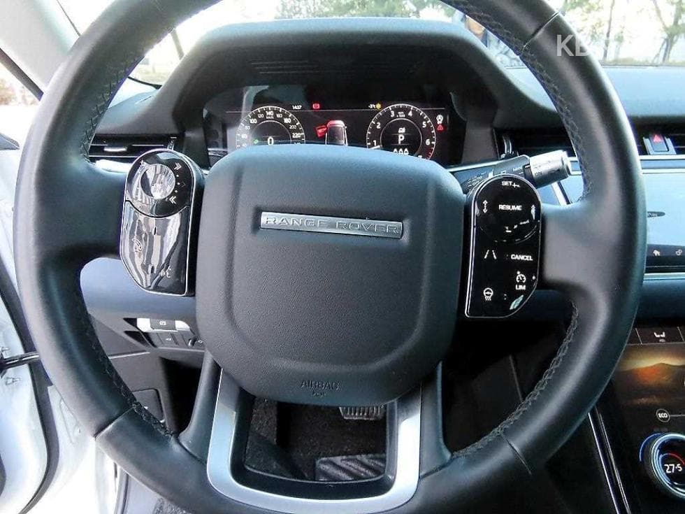 Land Rover New Range Rover Evoque2.0 P250 Launch Edition - 8