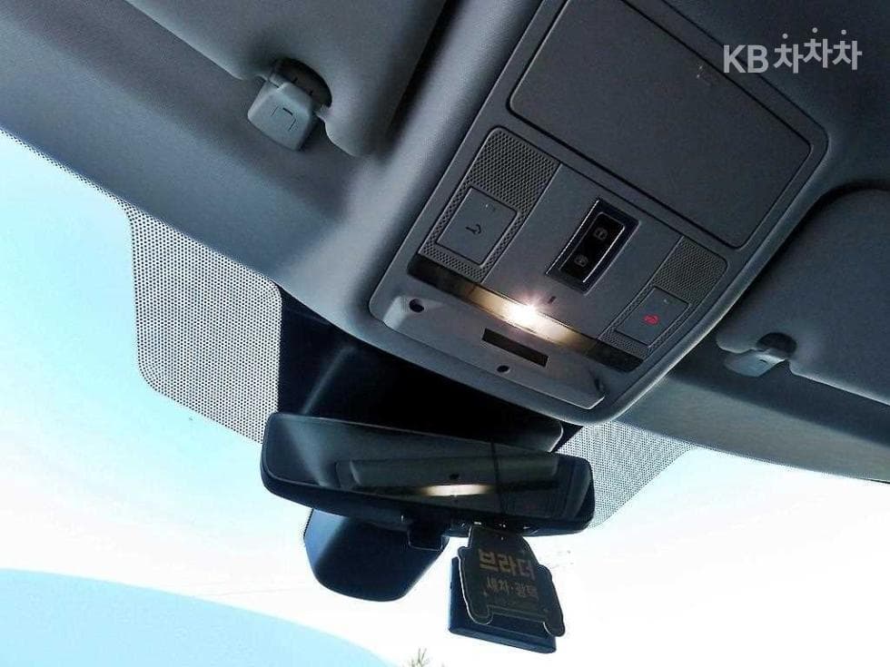 Land Rover New Range Rover Evoque2.0 P250 Launch Edition - 13