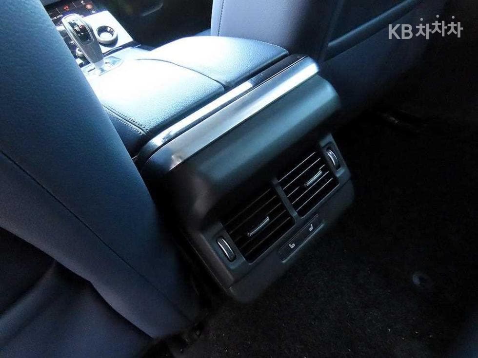 Land Rover New Range Rover Evoque2.0 P250 Launch Edition - 14