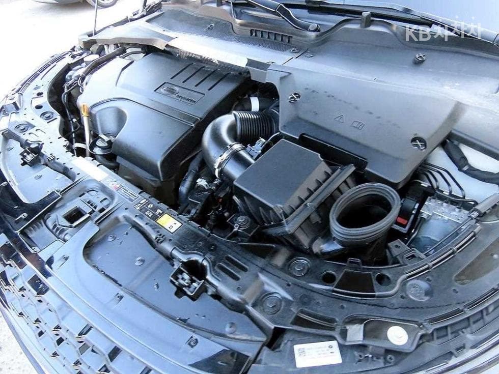 Land Rover New Range Rover Evoque2.0 P250 Launch Edition - 19