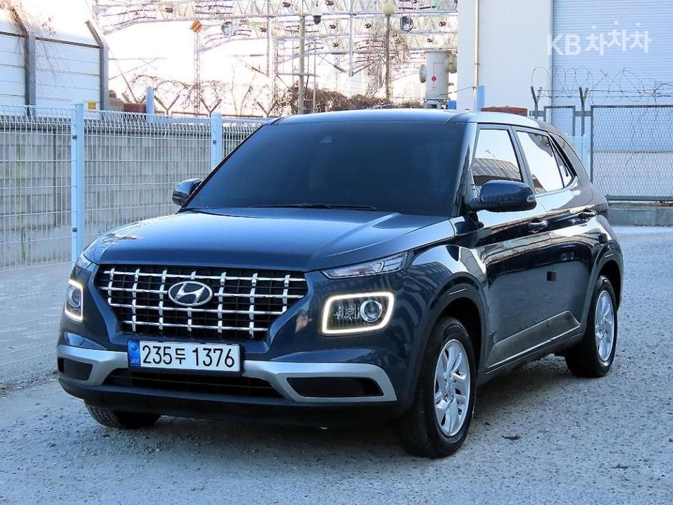 Hyundai Venue Gasoline 1.6 Modern - Image 1
