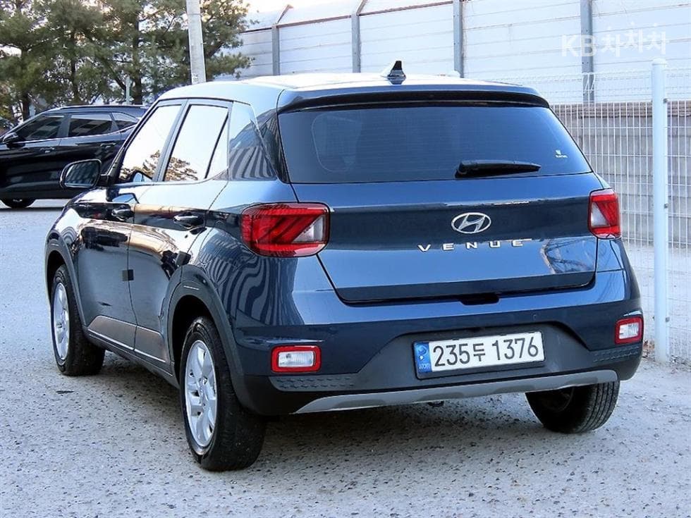 Hyundai VenueGasoline 1.6 Modern - 3