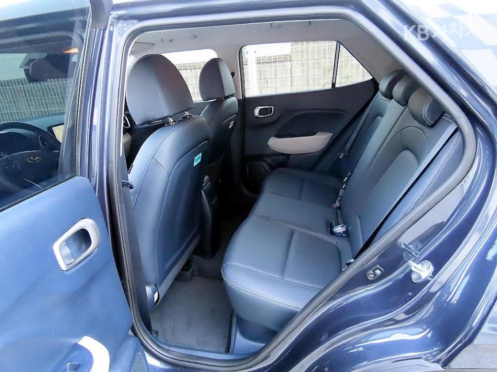 Hyundai VenueGasoline 1.6 Modern - 6