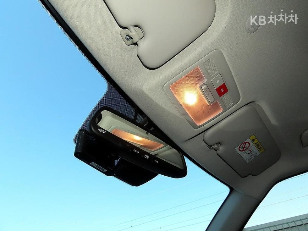 Hyundai VenueGasoline 1.6 Modern - 16