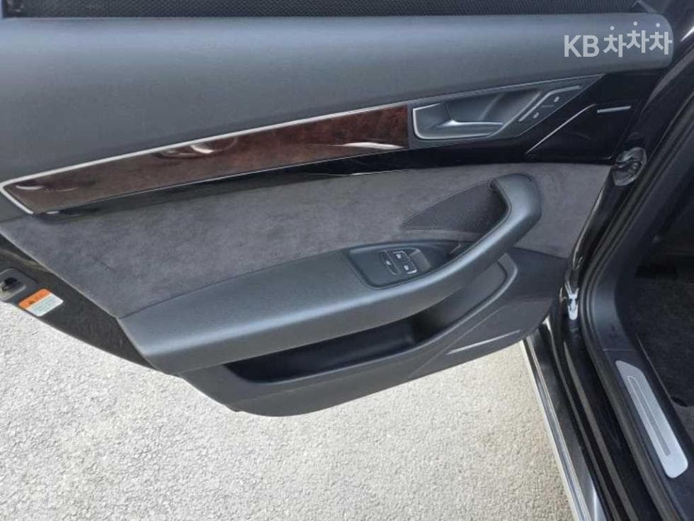 Audi NEW A83.0 TFSI 콰트로 D4 - 6