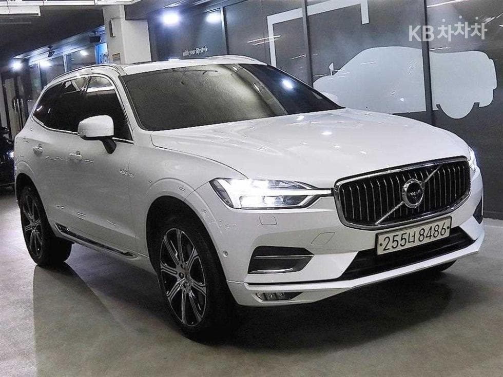 Volvo XC60 D5 2.4 Seater스크립션 - Image 1