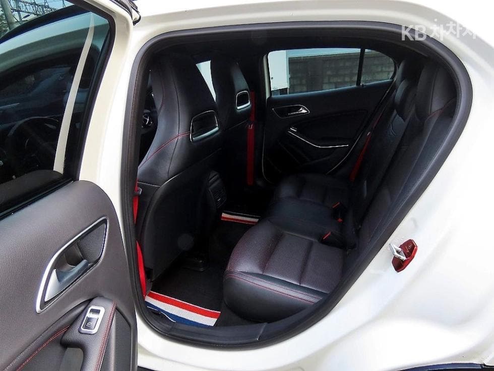 Mercedes-Benz GLA X156GLA45 AMG 4매틱 - 6