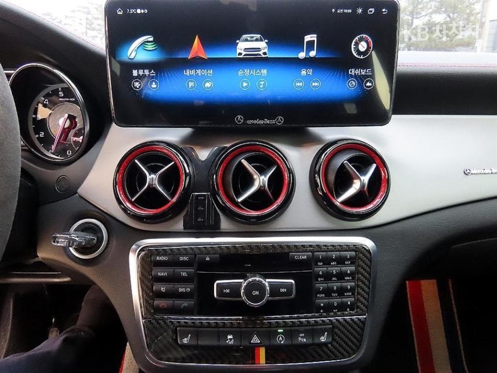 Mercedes-Benz GLA X156GLA45 AMG 4매틱 - 13